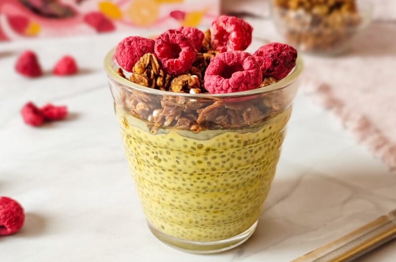 Golden chia puding